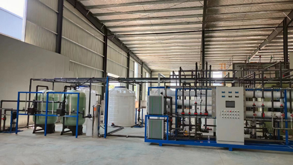 山东客户10吨超纯水设备